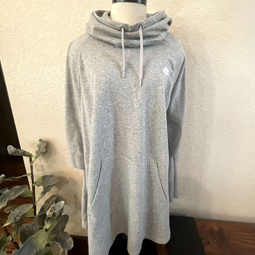 Nike poncho